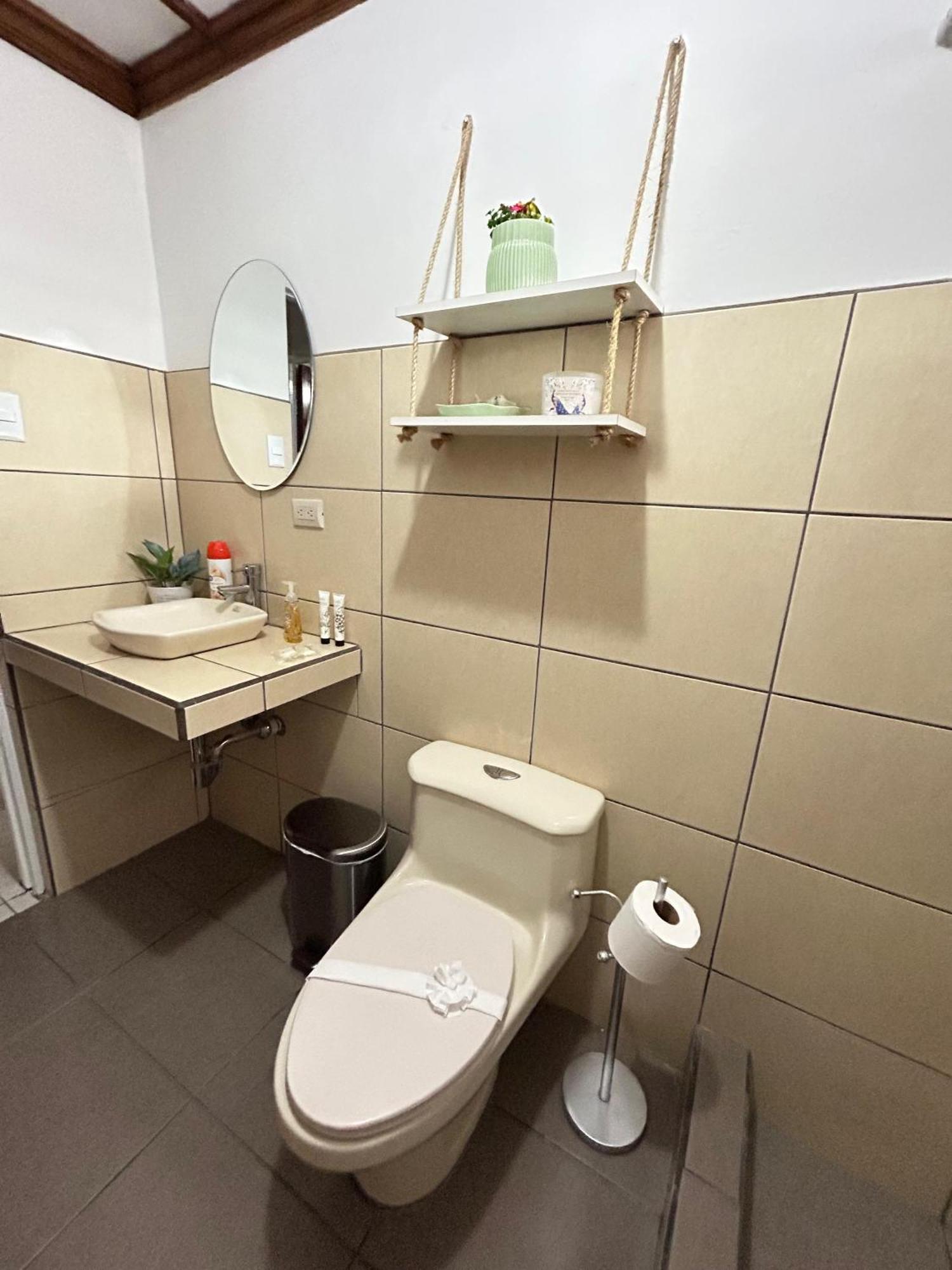 Sjo Airport 4 Min Free Parking Apartment Alajuela